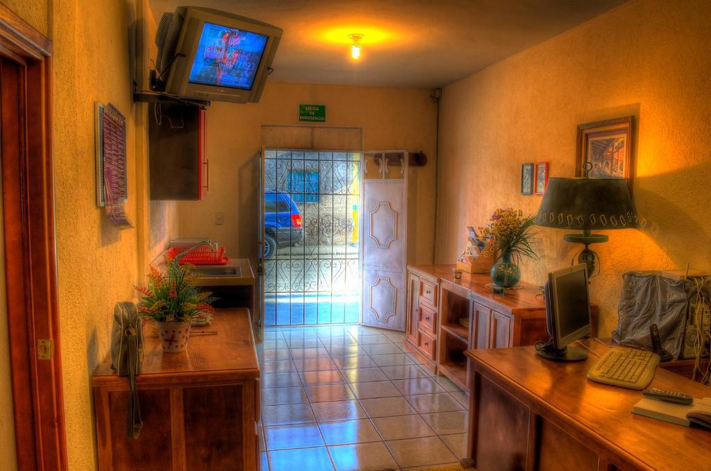 Hotel Y Posada Refugio Independencia Morelia Exterior photo